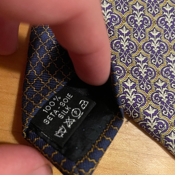 Dual pattern Versace Tie - Picture 2 of 6